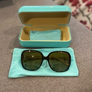 Tiffany & Co. Sunglasses With Key - Women